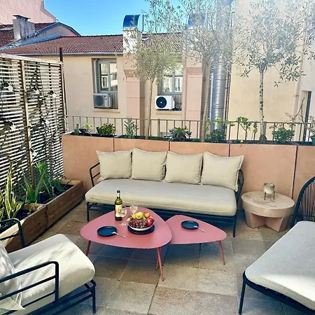 L'ame De - Terrasse Doree Sur Place Massena Daire *