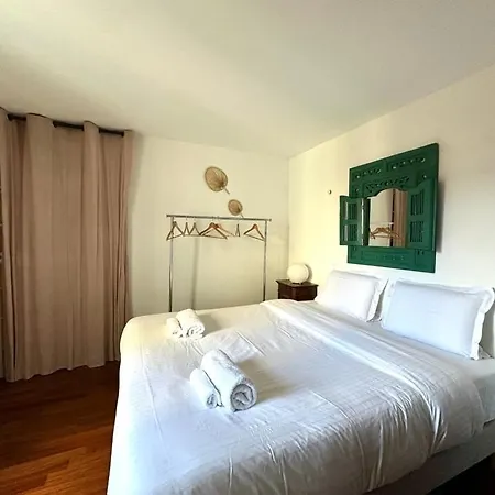 L'ame De - Terrasse Doree Sur Place Massena Lägenhet