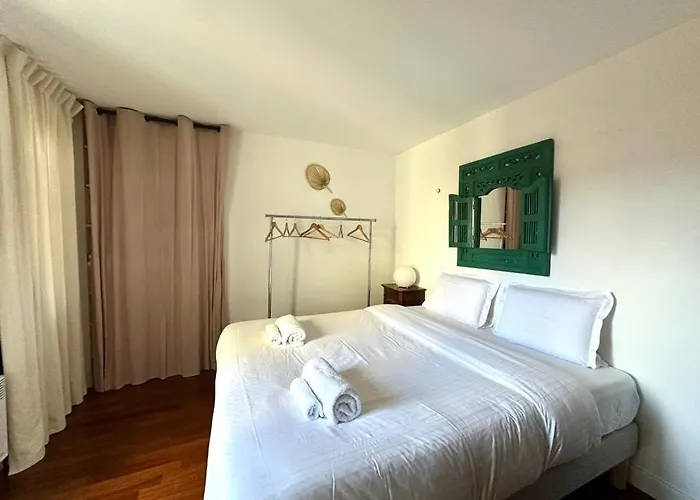 L'ame De - Terrasse Doree Sur Place Massena Apartmán